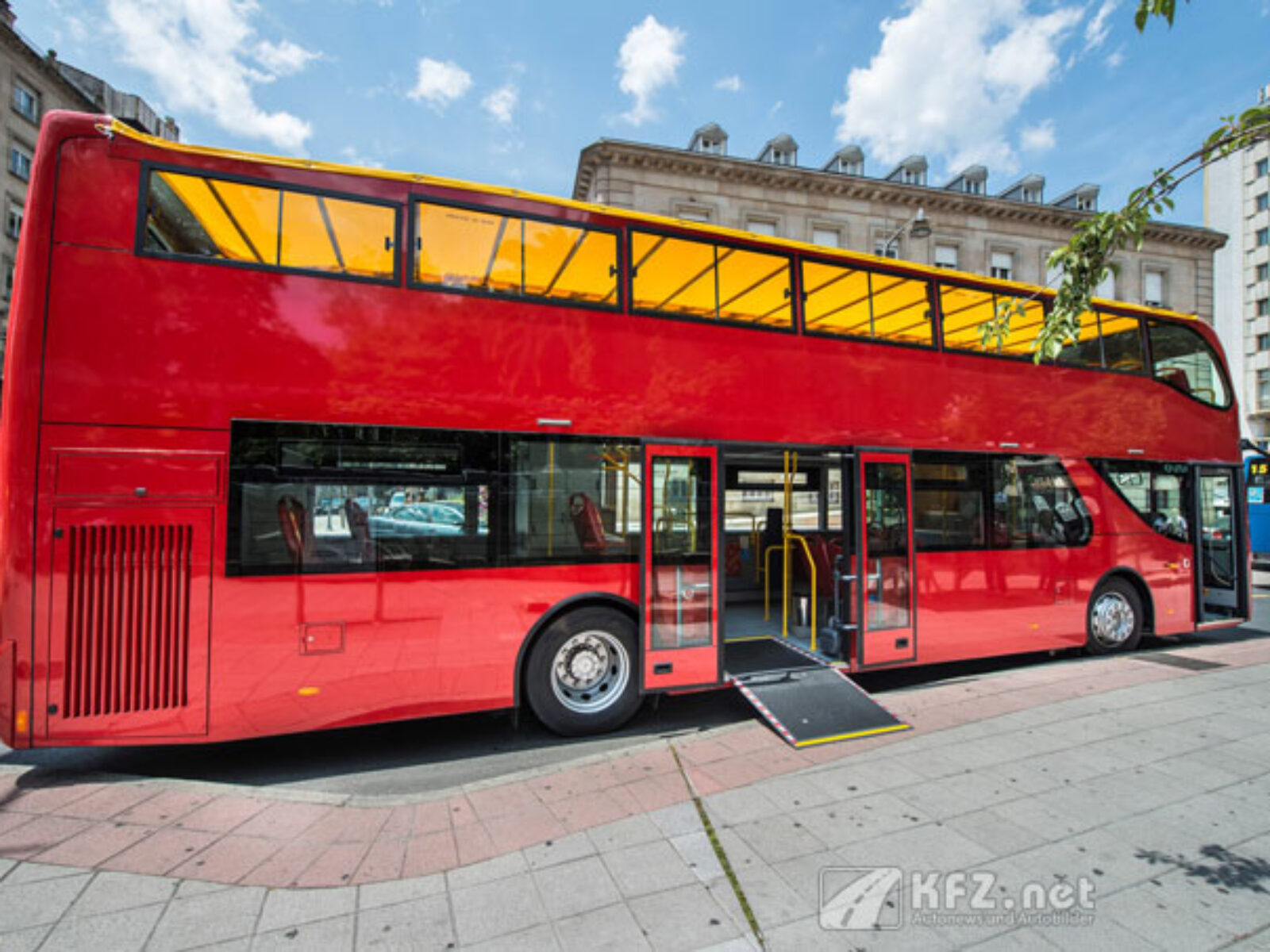 unvi-sightseeing-elektrobus-1